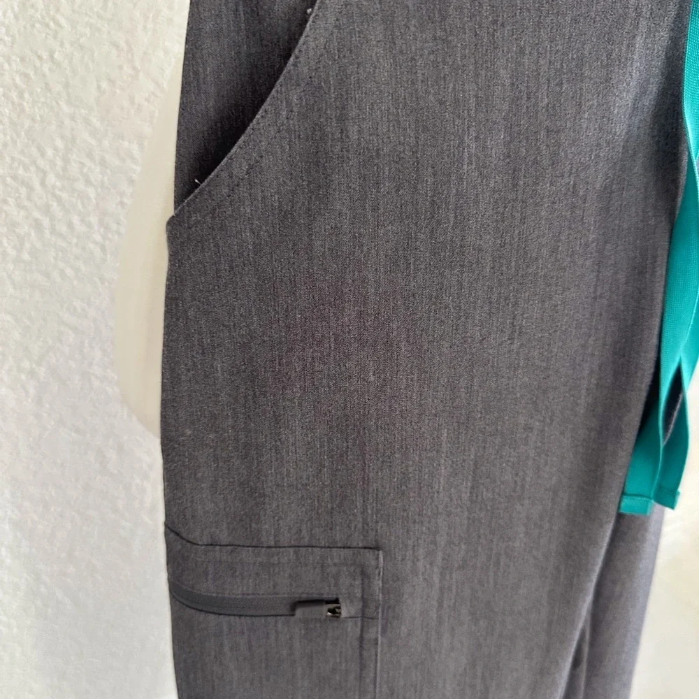Figs Gray Women's Scrubs Pants - Picture 2 of 6